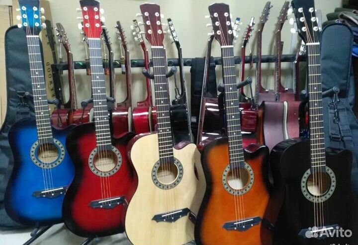 Гитара акустическая, классическая в наличии