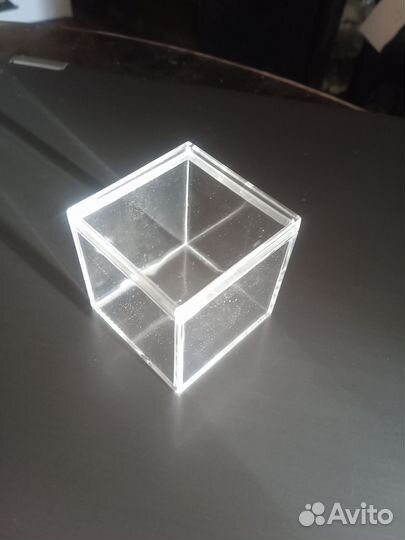 Подарочная коробка