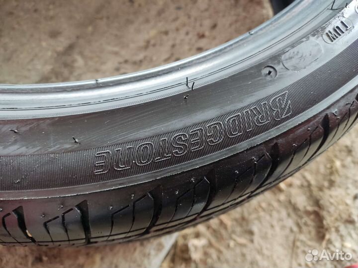 Bridgestone Turanza QuietTrack 235/40 R19 96V