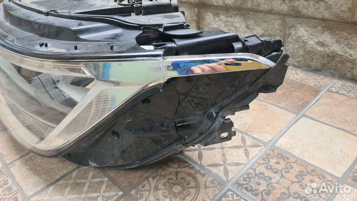 Фара левая Volkswagen Tiguan 2