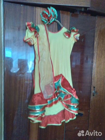 Костюмы парики