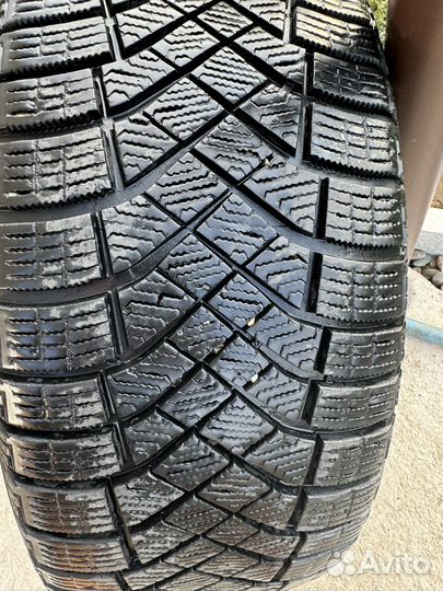 Pirelli Ice Zero 215/55 R17