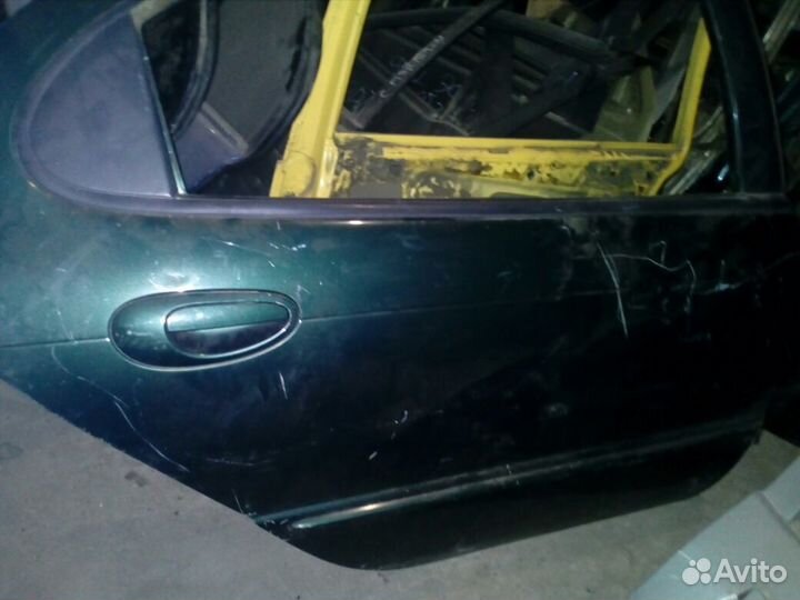 Двери передние, задние Chrysler 300M