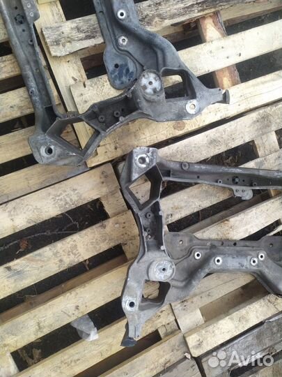 Подрамник передний Mercedes W203