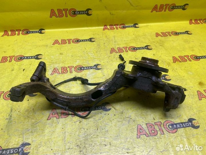 Поворотный кулак передний правый Volkswagen Passat