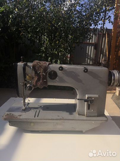 Производственная швейная машина