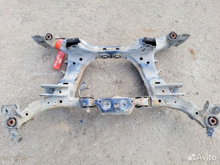 Подрамник задний на Subaru Forester 4