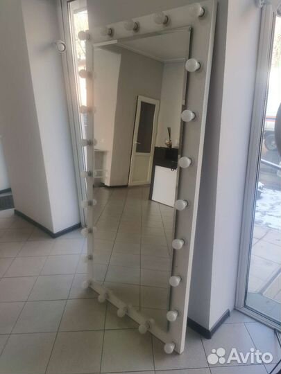 Гримерное зеркало с лампочками бу
