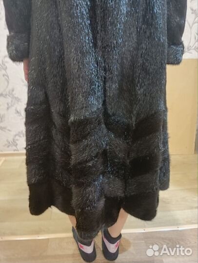 Шуба из стриженой нутрии с капюшоном
