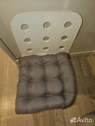 Стул вращающийся IKEA