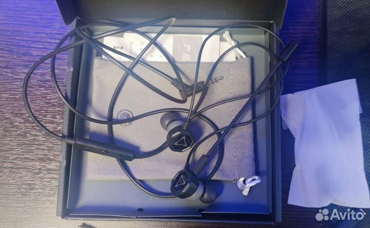 Гарнитура G1 In-ear