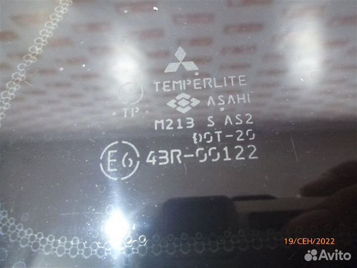 Стекло заднее правое Mitsubishi Outlander CU2W