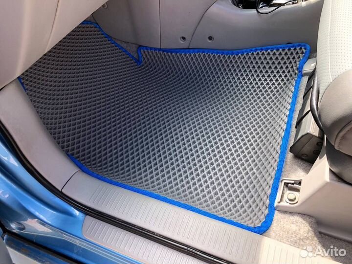 Автомобильные коврики для Toyota Ipsum 10-15