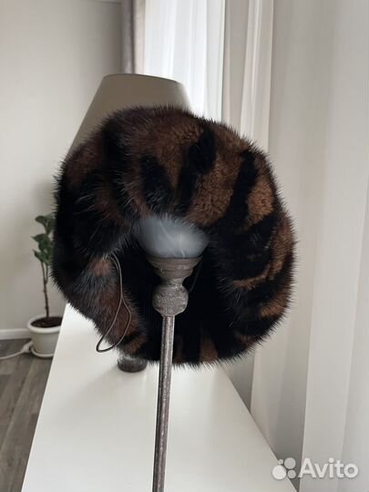 Берет из норки