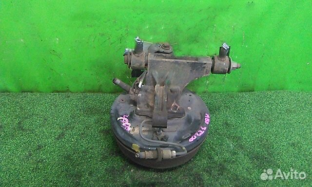 Кулак задний левый Toyota Carina Ed