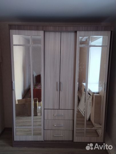 Шкаф купе с зеркалом бу