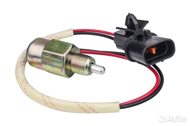 Датчик включения заднего хода Mitsubishi Pajero 4