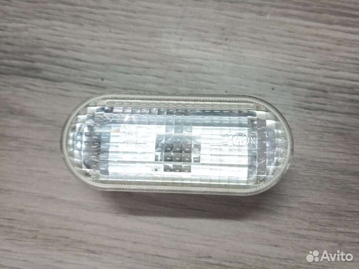 Повторитель на крыло белый ford focus 2