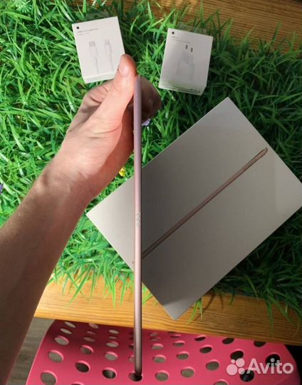 iPad Pro 9.7 Wi-Fi + Cellular + Procreate