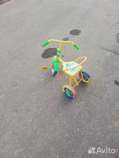 Детский трехколесный велосипед бу