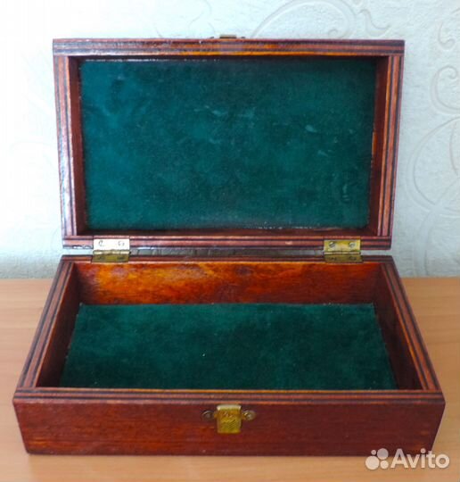 Шкатулка и вазочки из дерева