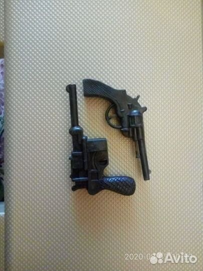 Сувенирный набор пистолетов времени СССР