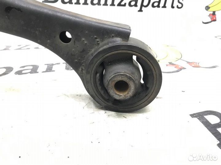 С дефектом рычаг передний правый Honda Civic 4D