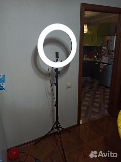 Колецевая лампа 56 см