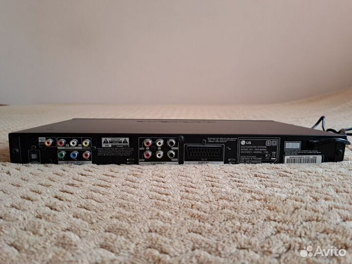 Караоке-DVD плеер LG DKS-8000Q
