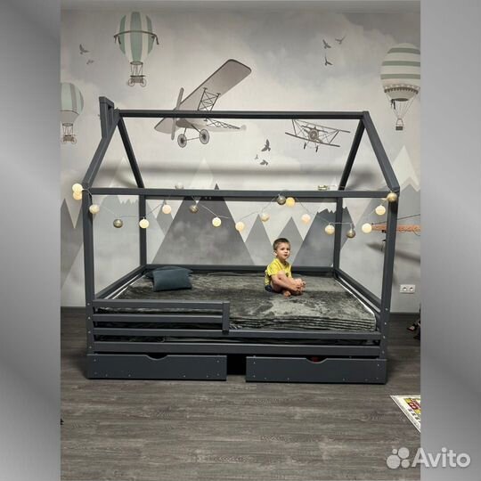 Детская кровать домик