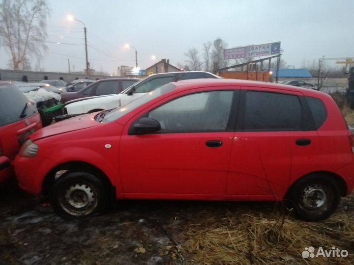 Запчасти б/у Chevrolet Aveo хечбек T200 1.2 B12S1