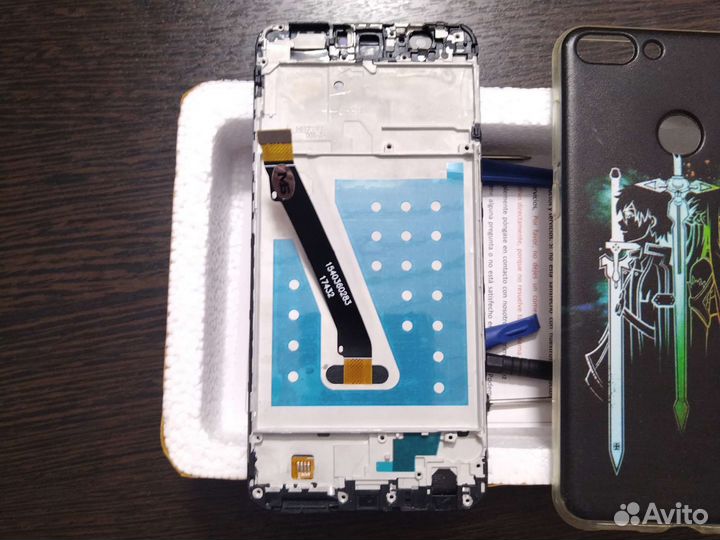 Телефон Huawei p smart 2018