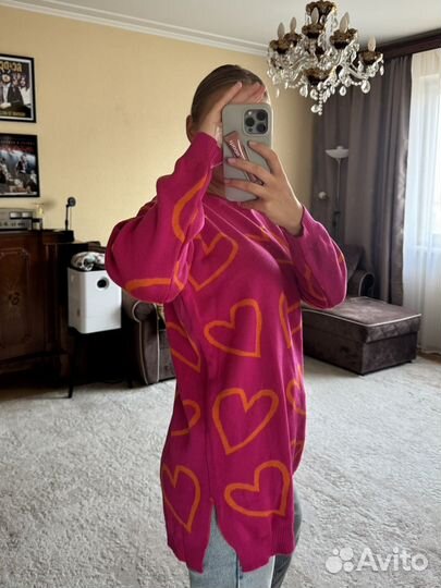 Свитер женский удлиненный с сердечками