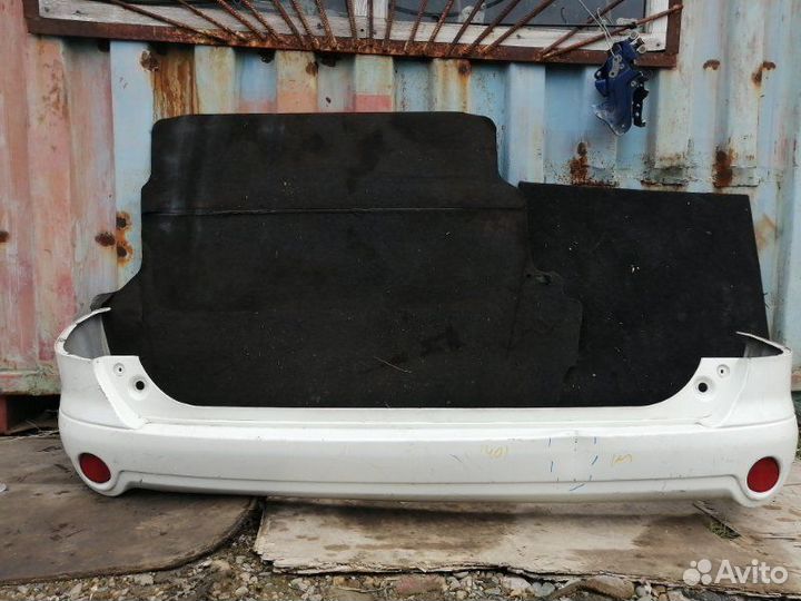 Бампер задний Nissan Serena C25