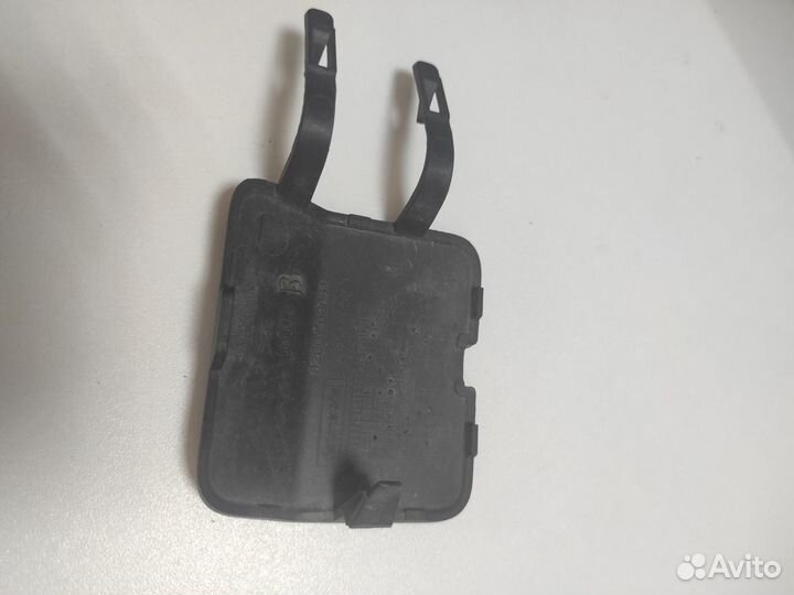 Заглушка буксировочного крюка Renault Sandero 2009