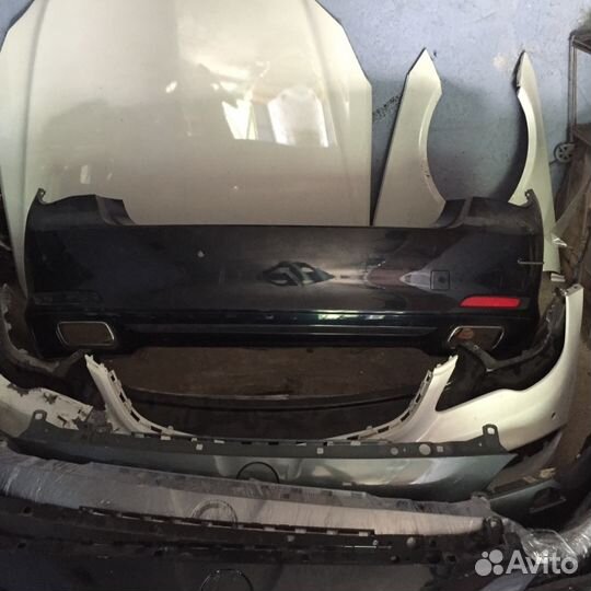 BMW 7 F01 F02 бампер задний 5 литровый в зборе. А