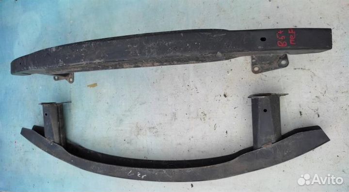 Усилитель бампера переднего 3B0807109A