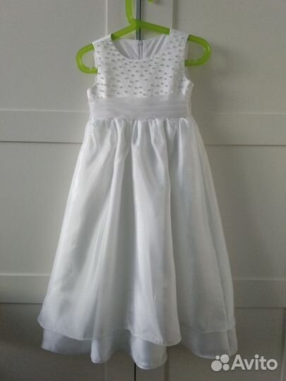 Белоснежное платье
