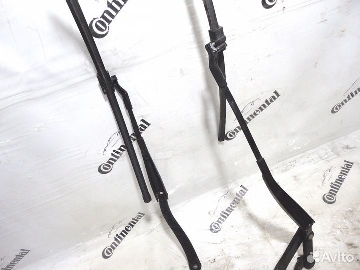 Поводки (дворники) на Мерседес W218, CLS218