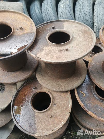 Катушка металлическая