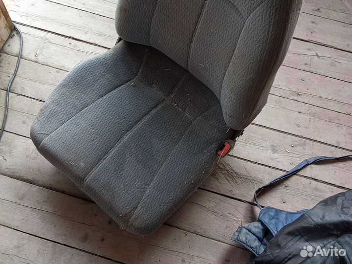 Продам сиденье на ваз 2110