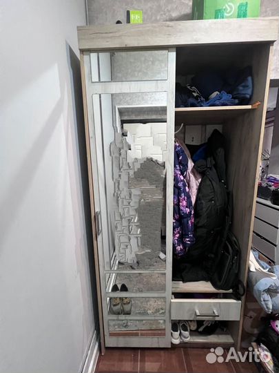 Отдам шкаф