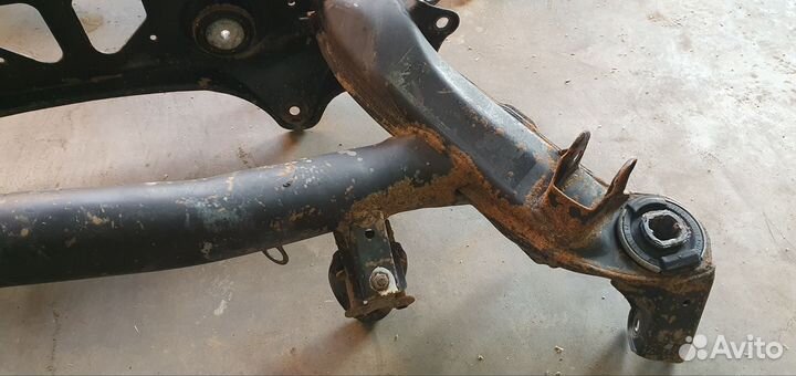 Mercedes w124 e420 e500 подрамник