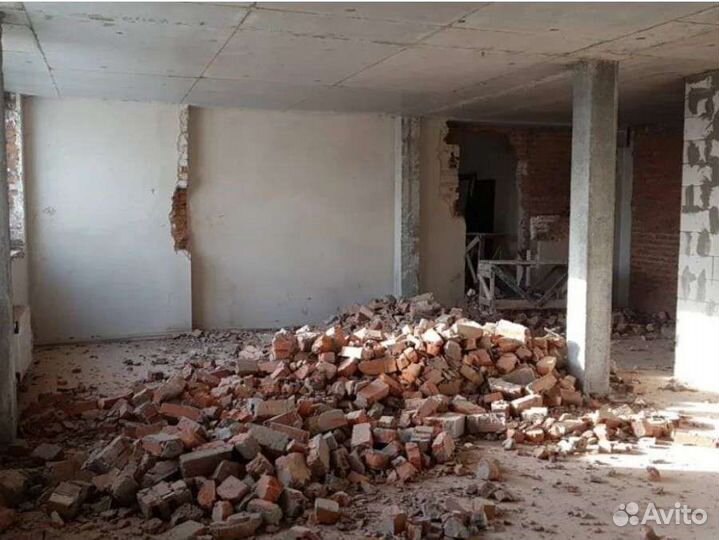 Демонтажные работы / Демонтаж стен / Демонтаж