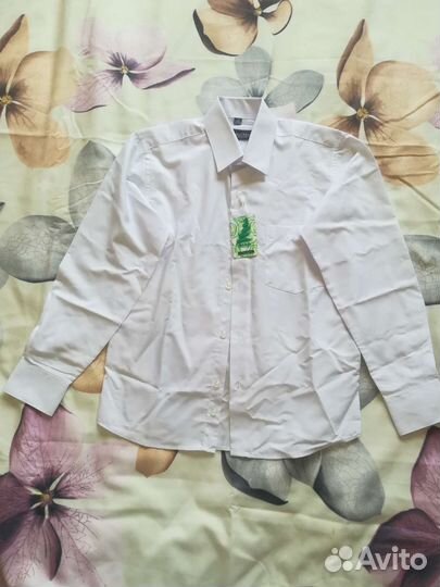 Рубашка белая новая для мальчика