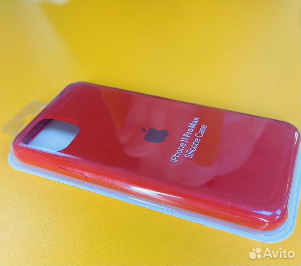 Чехол на iPhone 11 pro max красный