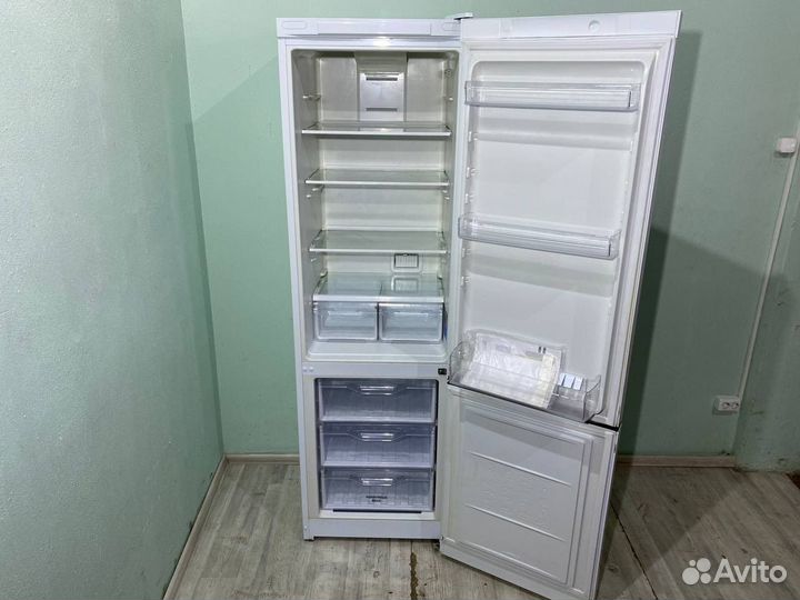 Холодильник Indesit