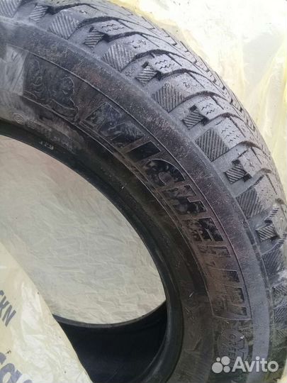 Medalist Trail A/P 215/65 R16