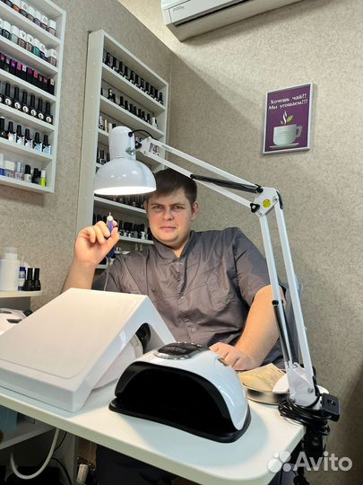 Модель на маникюр