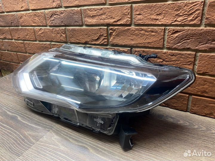 Фара левая Nissan X-Trail T32 Рест 2017+ Галоген